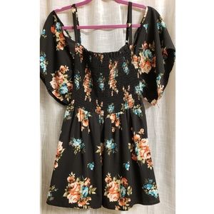 Gorgeous baby doll cold shoulder size 3 torrid